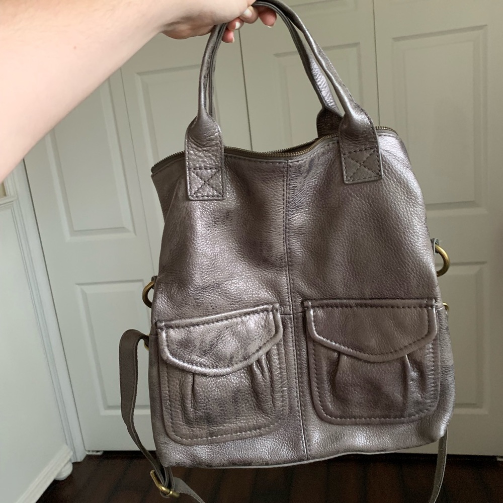 Leather Distressed Silver Crossbody Fossil Bag!